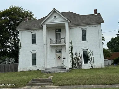 $79,900 | Spacious 4-Bedroom Historic Home in Dyersburg, TN.