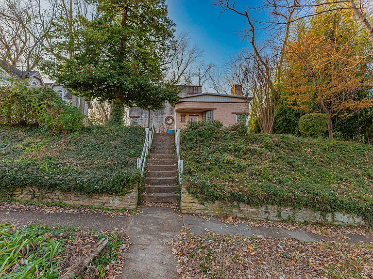 Endless Possibilities – Spacious 3-Bedroom Home with Full Basement for $85,000