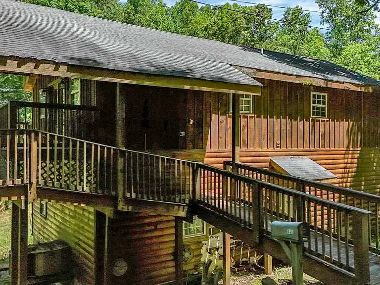 Charming 3-Bedroom Home on 1.20 Acres – $234,900 – Great Investment Opportunity!