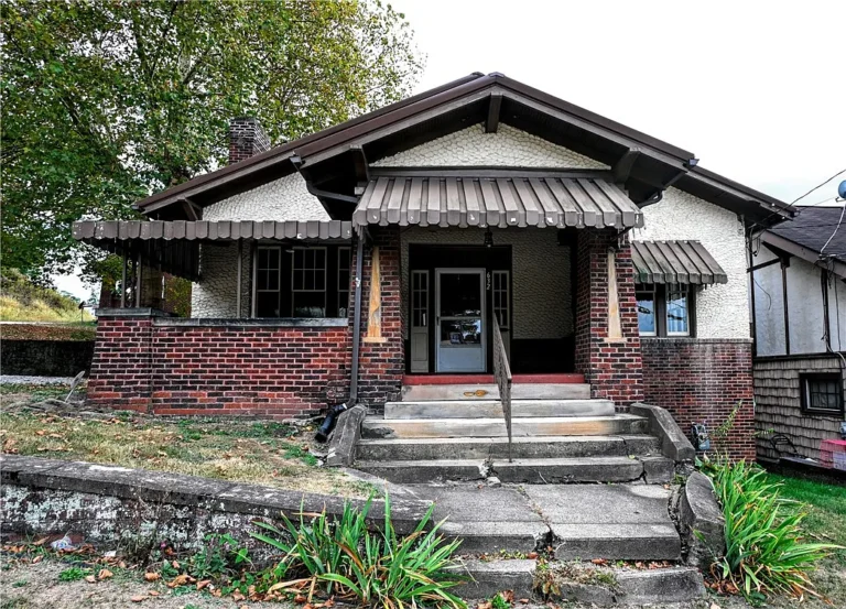 Timeless 1920s Charm Meets Modern Comfort – Spacious 5-Bedroom Home in Brownsville, PA – $171,500