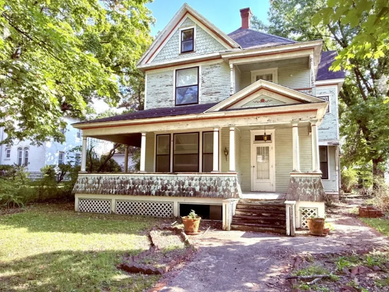 $39,000. 4 beds & 3 baths. Cash buyers only.