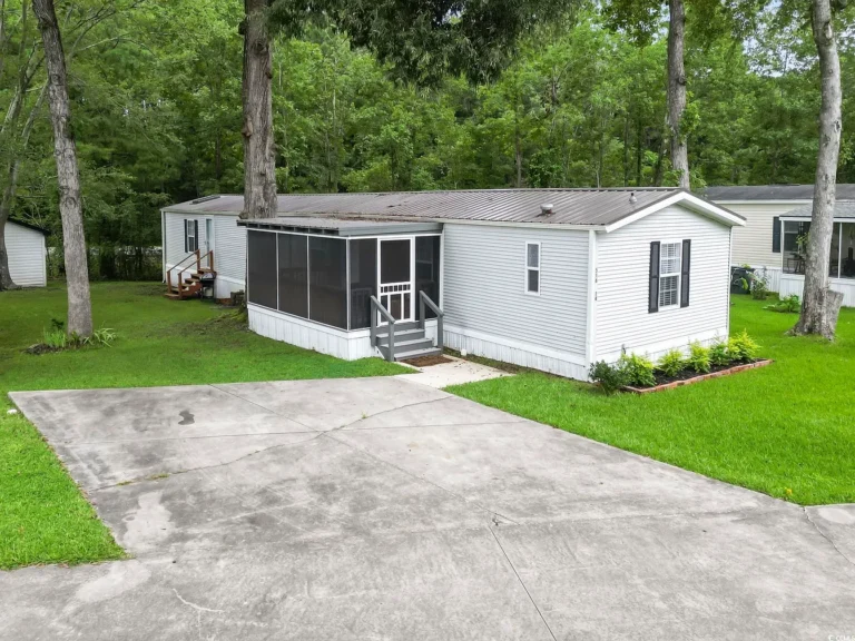 Beautifully Updated Home in Folly Estates – Move-In Ready!