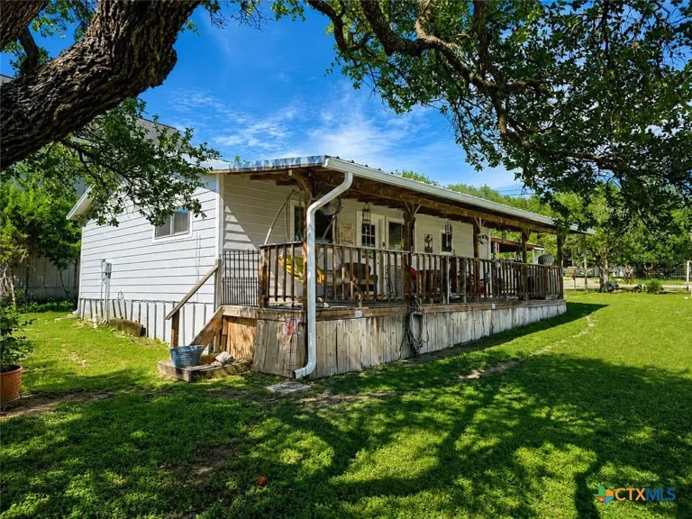 Welcome to Your Own Hill Country Retreat