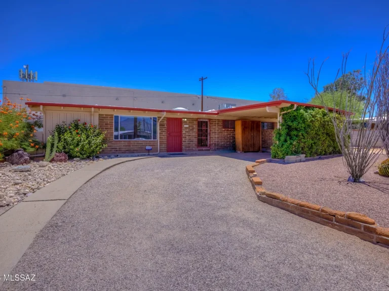 Beautifully Updated East Tucson Home with Mountain Views, Dedicated Office, Spacious Workshop, and Move-In Ready Comfort