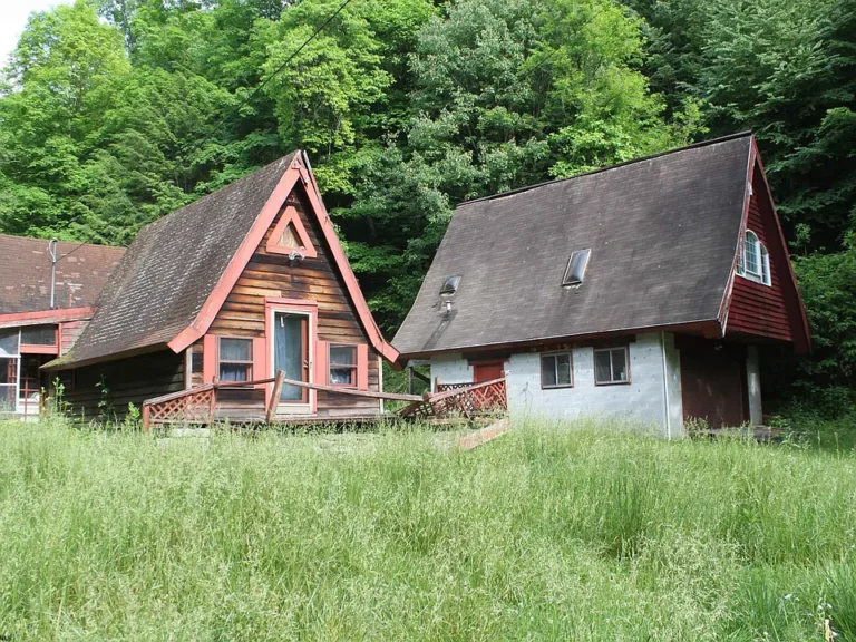 Country Retreat with Creek & Mountain Views