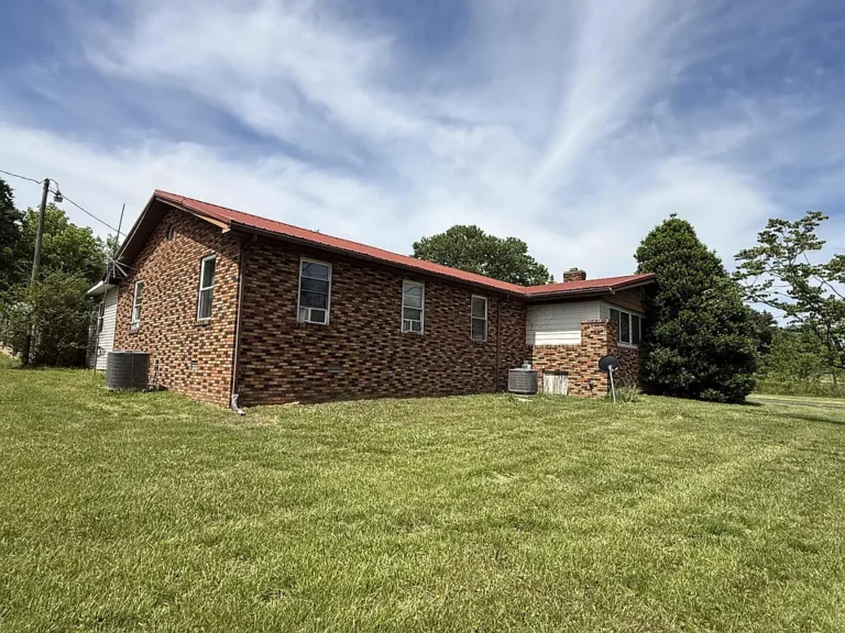 4 beds  3 baths 2,856 sqft