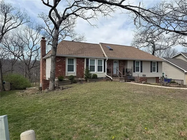 Shawnee Raised Ranch Auction Opportunity