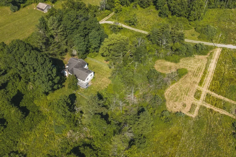 Single Family Home with 10 Acres in McAndrews, Kentucky