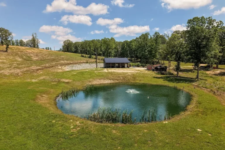 Rural Land with 247 Acres in Big Sandy, Tennessee
