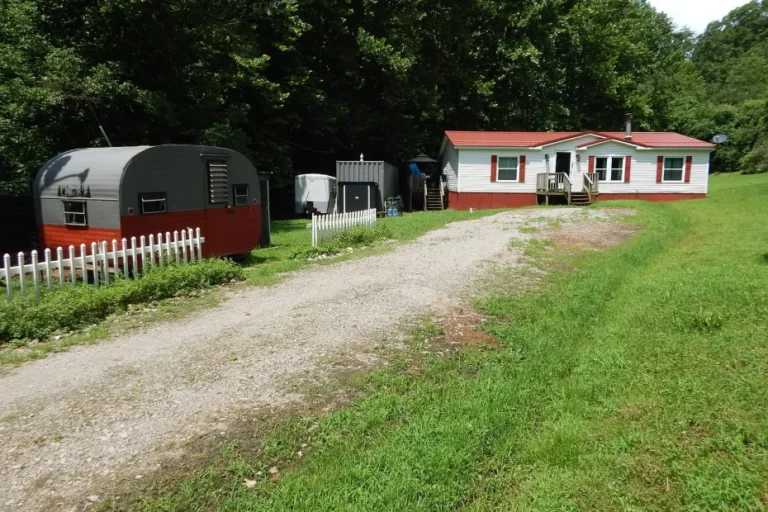 Manufactured Home with 63 Acres in Cairo, West Virginia