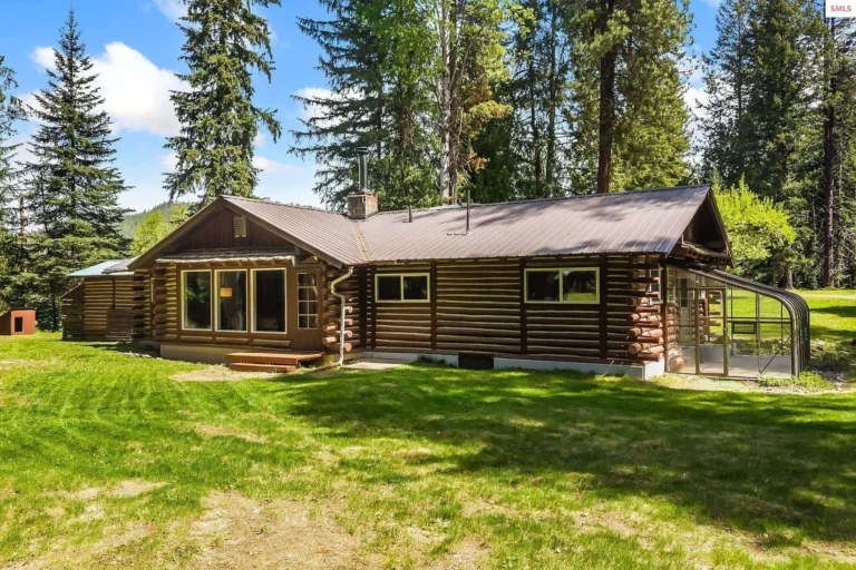 Log Cabin with 21 Acres in Careywood, Idaho