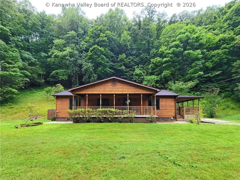 Ranch Home with 3 Acres in Charleston, West Virginia