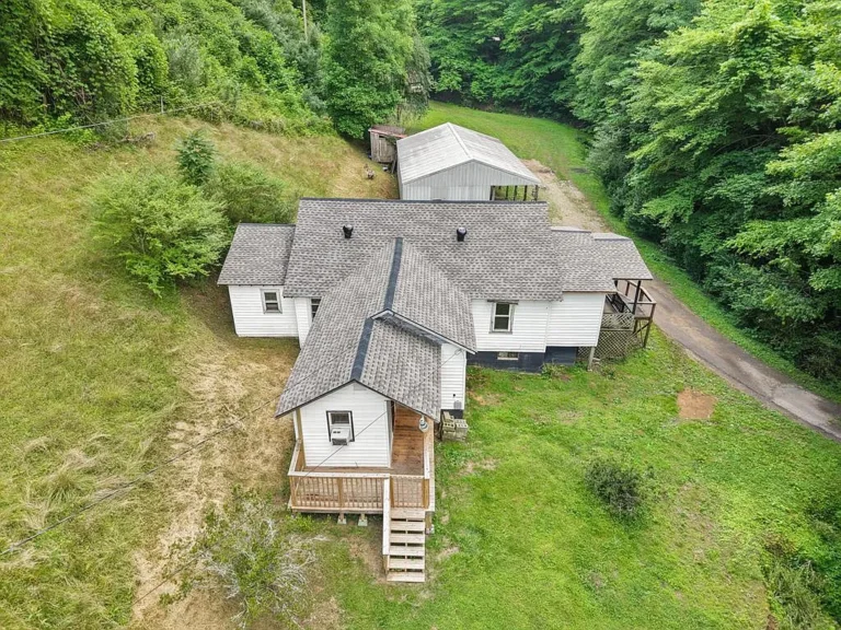 Ranch Home with 52 Acres in Emmalena, Kentucky