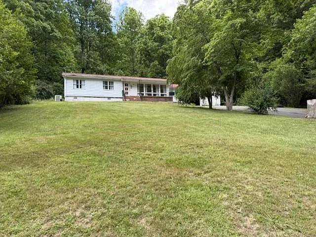 Ranch with 38.5 Acres in Grundy, Virginia