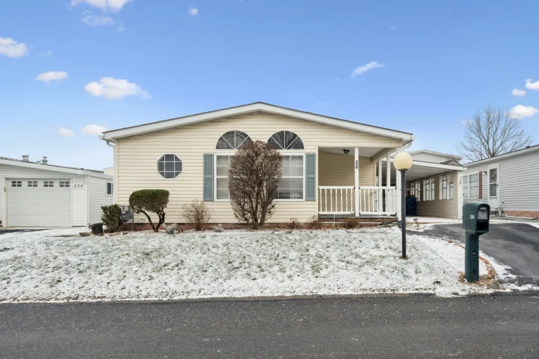 Manufactured Home in Murrysville, Pennsylvania