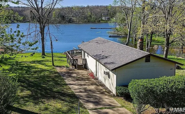 Lakefront Cabin in Perryville, Missouri