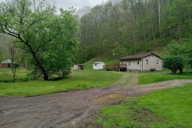 Ranch Home with 1 Acre in Salem, West Virginia