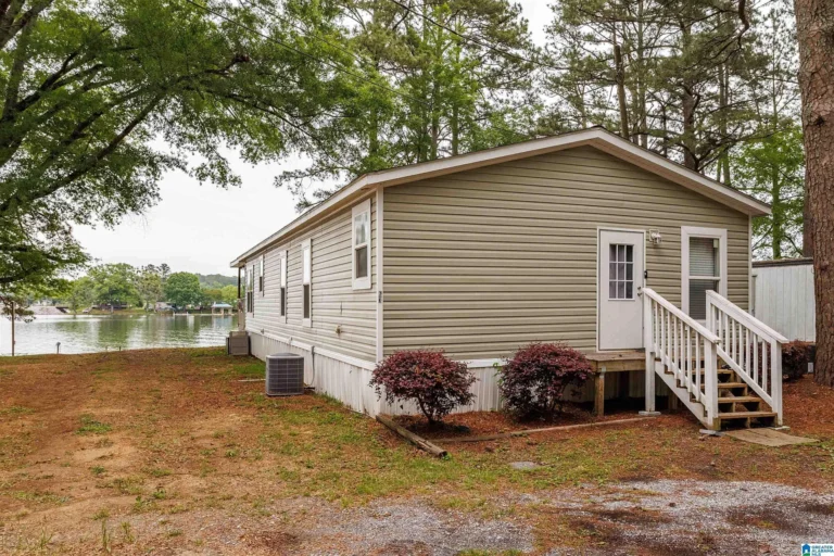 Manufactured Home in Vincent, Alabama