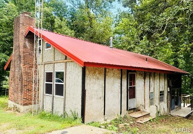 Cabin with 0.77 Acres in Wappapello, Missouri