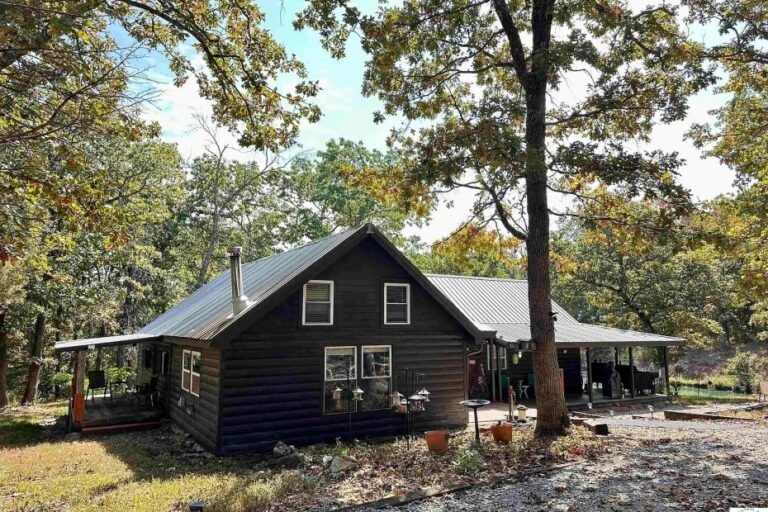Log Cabin with 10 Acres in Warsaw, Missouri