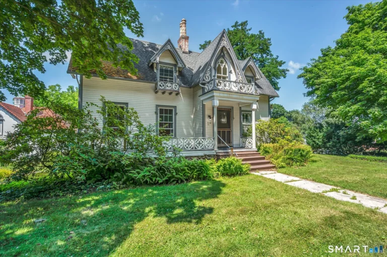 Late-19th-Century New England Victorian Estate: $420,000