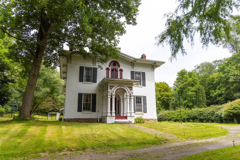 A Crow’s Nest, Heated Kitchen Floors, and a Pool: Inside Waverly’s $365,000 Shepard House
